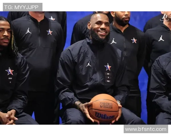 足球明星们为詹姆斯送上真挚祝福的话语与鼓励 足球明星们为詹姆斯送上真挚祝福的话语与鼓励